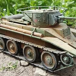 Советский колёсно- гусеничный лёгкий танк йБт-7