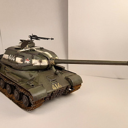 Советский тяжелый танк ИС-2