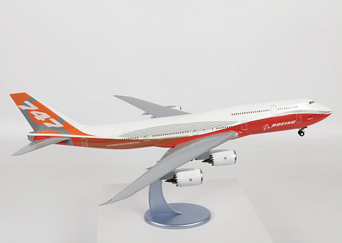 Боинг 747-8 пассажирский авиалайнер.7010